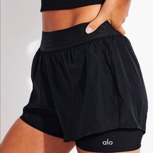 alo Catch the Light running shorts, size small